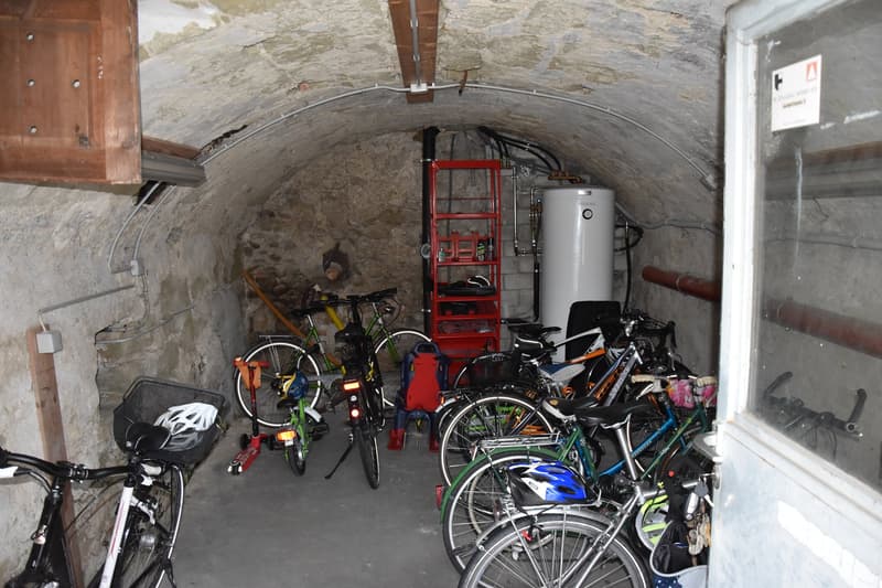 Dachwohnung mit grosser Terrasse und Weitsicht auf Jura (16)