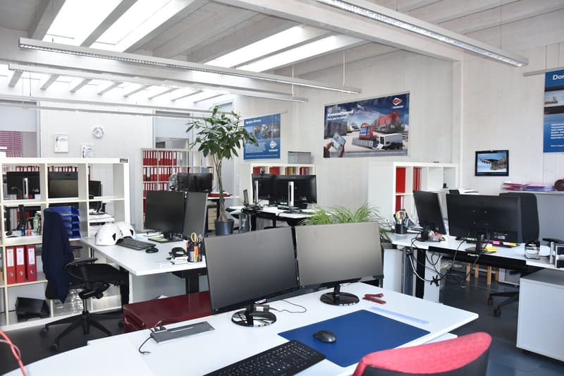 Moderne, sehr helle Büroräume im Erdgeschoss (6)