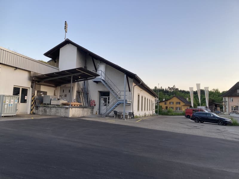 330 m² Lagerfläche im 1. OG an zentraler Lage in Rothrist (1)