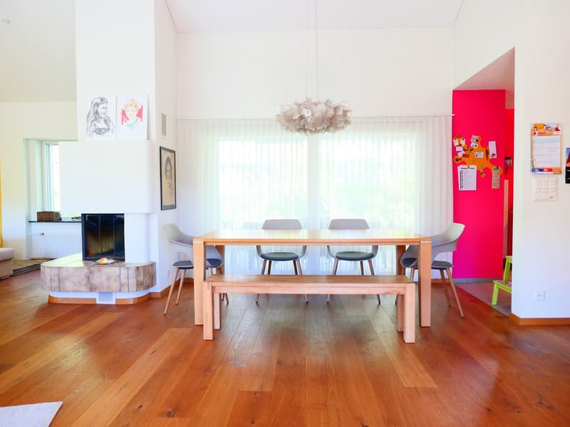 Gepflegtes, freistehendes 7 1/2-Zi'Einfamilienhaus mit grosszügigem Umschwung ... RESERVIERT ! (5)