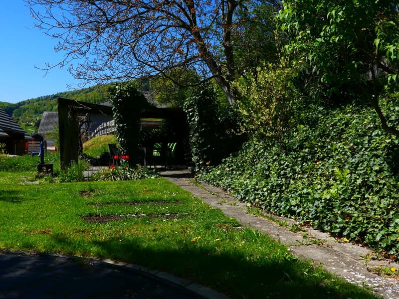 Gepflegtes, freistehendes 7 1/2-Zi'Einfamilienhaus mit grosszügigem Umschwung ... RESERVIERT ! (16)