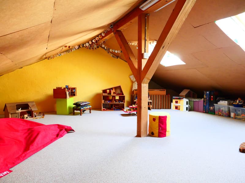 Gepflegtes, freistehendes 7 1/2-Zi'Einfamilienhaus mit grosszügigem Umschwung ... RESERVIERT ! (13)