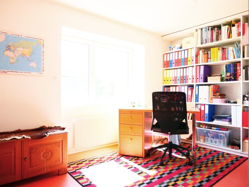 Gepflegtes, freistehendes 7 1/2-Zi'Einfamilienhaus mit grosszügigem Umschwung ... RESERVIERT ! (8)