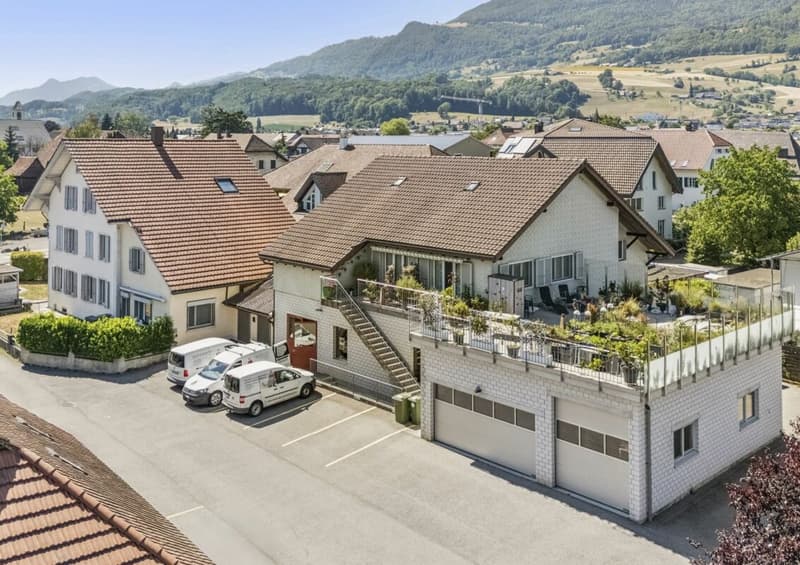Mehrfamilienhaus mit Gewerberäumen, Garagen - Vielseitiges Renditeobjekt mit Entwicklungspotential. Kopie (1)