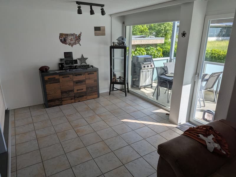 Schöne und grosszügige 4.5 Zimmer Wohnung mit Blick ins Grüne (4)