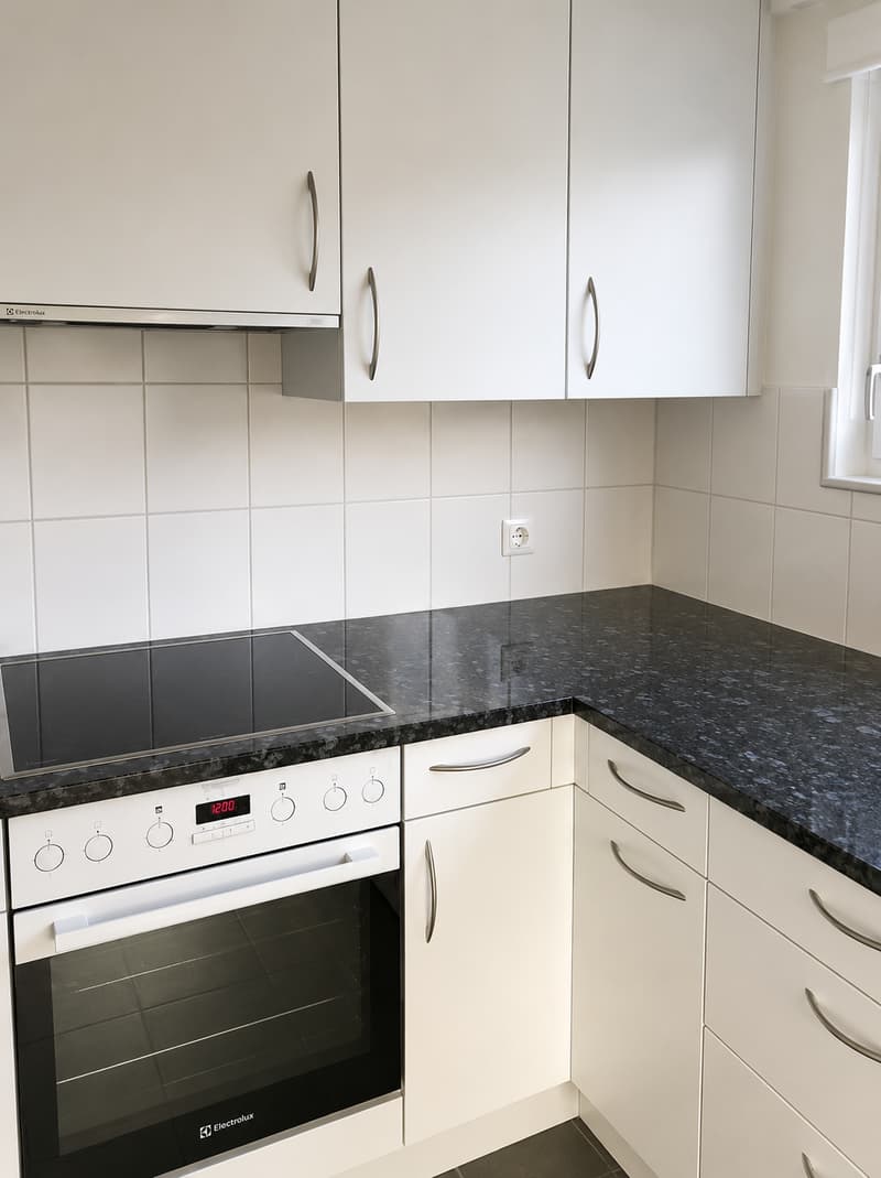 Helle 3.5 Zimmer-Wohnung mit Balkon an beliebter Wohnlage zu vermieten (4)