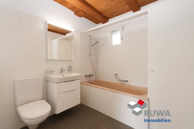 3½ Zimmer-Dachwohnung mit Galerie und Weitsicht in Ersigen... (5)
