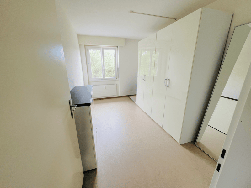 Helle 4.5 Zimmer-Wohnung mit Balkon an beliebter Wohnlage zu vermieten (8)
