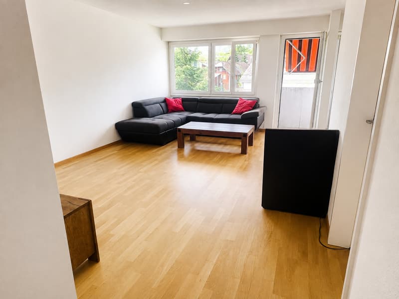 Helle 4.5 Zimmer-Wohnung mit Balkon an beliebter Wohnlage zu vermieten (4)