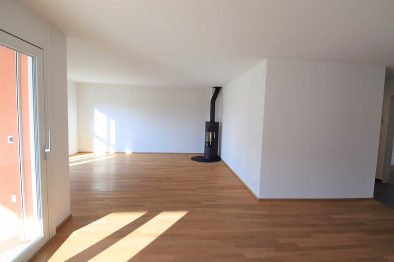 Grosszügige 4.5 Zimmer Wohnung mit gedecktem Balkon (5)