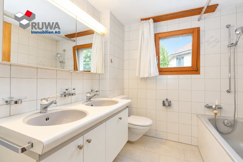 Praktische 3.5-Zimmer-Parterrewohnung mit gedecktem Sitzplatz im Herzen von Thun (11)