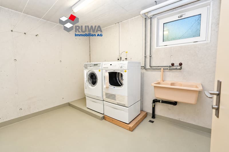 Praktische 3.5-Zimmer-Parterrewohnung mit gedecktem Sitzplatz im Herzen von Thun (15)