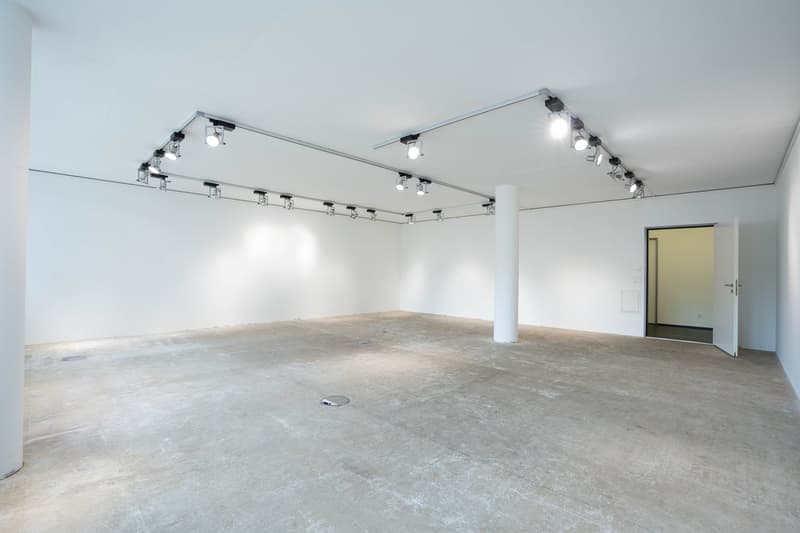 Emplacement de bureau, commercial ou de pratique dans un immeuble bien entretenu au cœur de Spreitenbach (3)