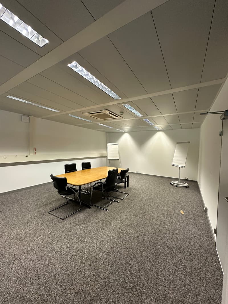 Helles Büro im 4. OG in Dübendorf (4)