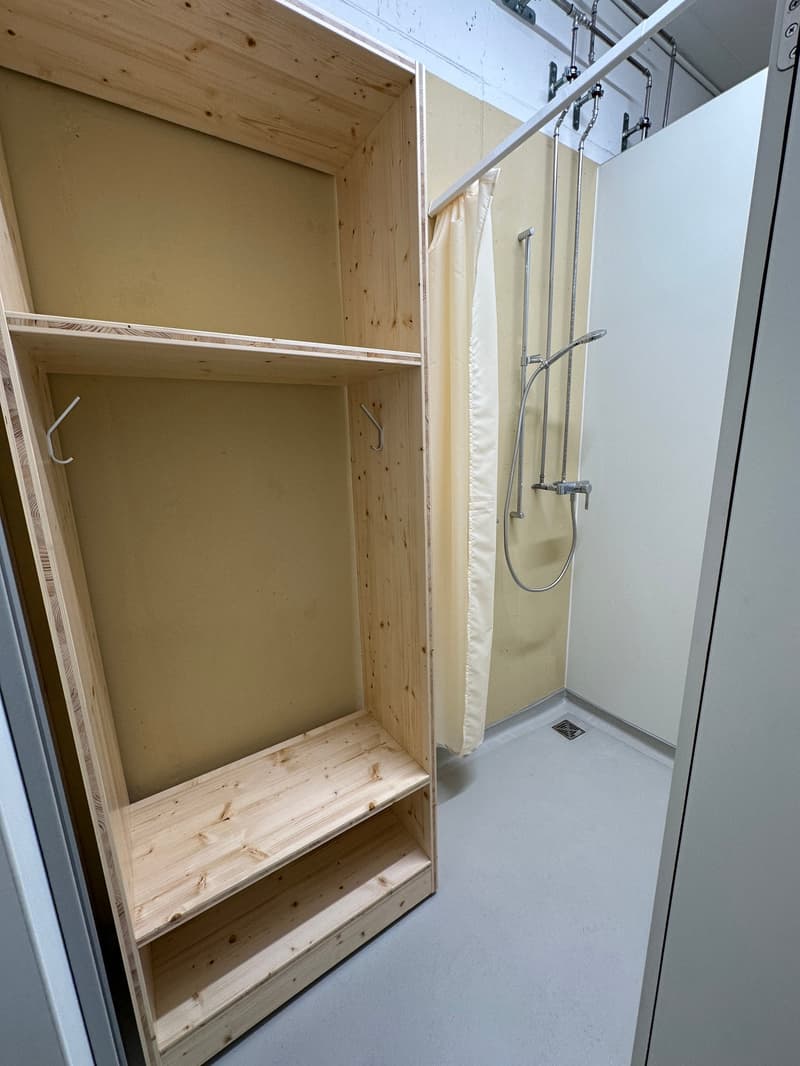 Helles Büro im 4. OG in Dübendorf – sofort verfügbar (7)