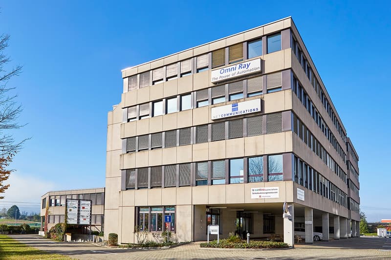 Helles Büro im 4. OG in Dübendorf – sofort verfügbar (1)