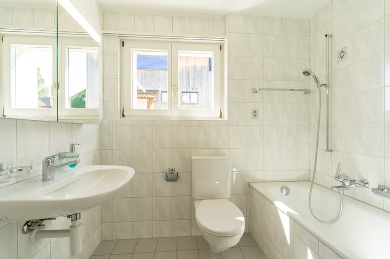 Helle 4-Zimmer-Wohnung mit Balkon in ruhiger Lage – Beinwil am See (7)
