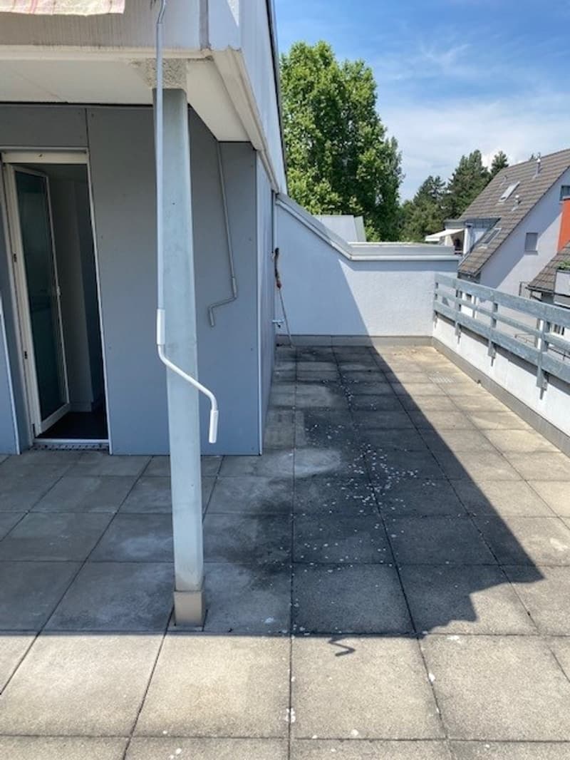 Grosser Balkonbereich draussen
