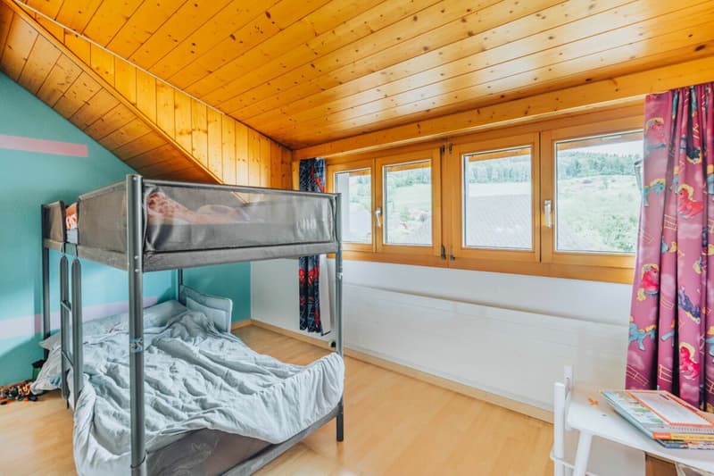 Habitation multigénérationnelle dans deux unités avec beaucoup d'espace (283m2) (17)
