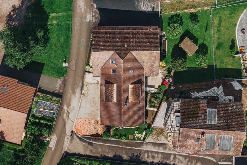 Habitation multigénérationnelle dans deux unités avec beaucoup d'espace (283m2) (5)
