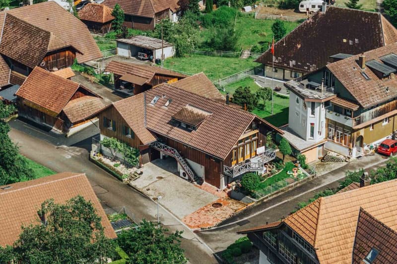 Habitation multigénérationnelle dans deux unités avec beaucoup d'espace (283m2) (4)