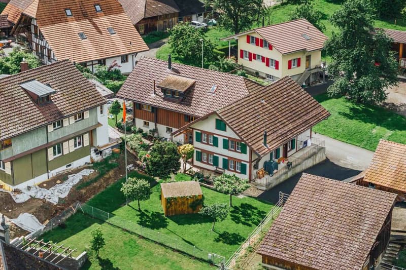 Habitation multigénérationnelle dans deux unités avec beaucoup d'espace (283m2) (3)