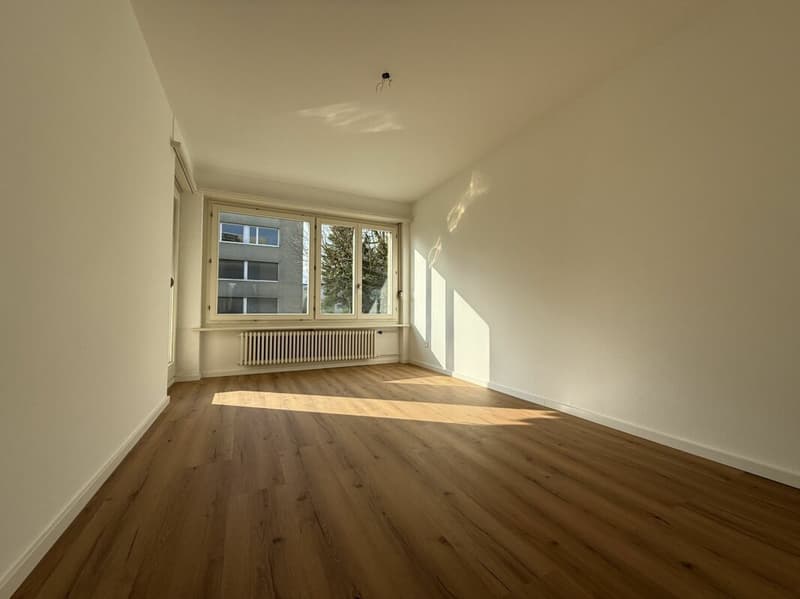 Gepflegte 3.5-Zimmer Wohnung mit Balkon (4)