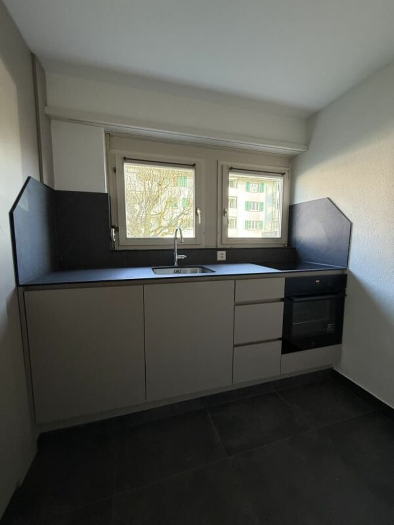 Gepflegte 3.5-Zimmer Wohnung mit Balkon (2)