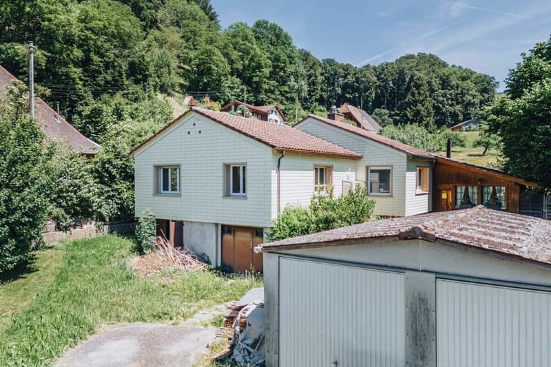 Charmantes Einfamilienhaus mit Garten und viel Potenzial in Melchnau (3)