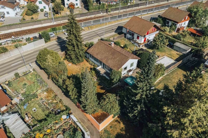 6-Zimmer-Einfamilienhaus mit Garten und vielseitigem Gestaltungspotenzial (5)