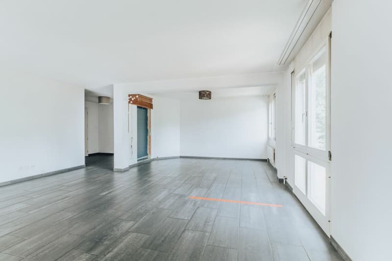 Helle 4.5 Zimmer Eigentumswohnung mit gedecktem Balkon (12)
