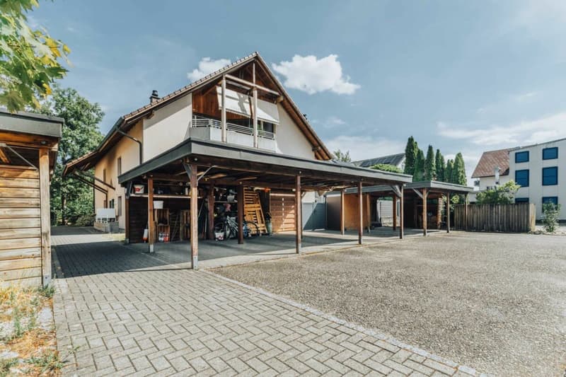 Helle 4.5 Zimmer Eigentumswohnung mit gedecktem Balkon (3)