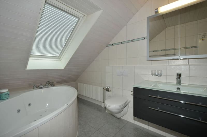 4.5 Zimmer, 160m², 1'900.- inkl. Nebenkosten (14)