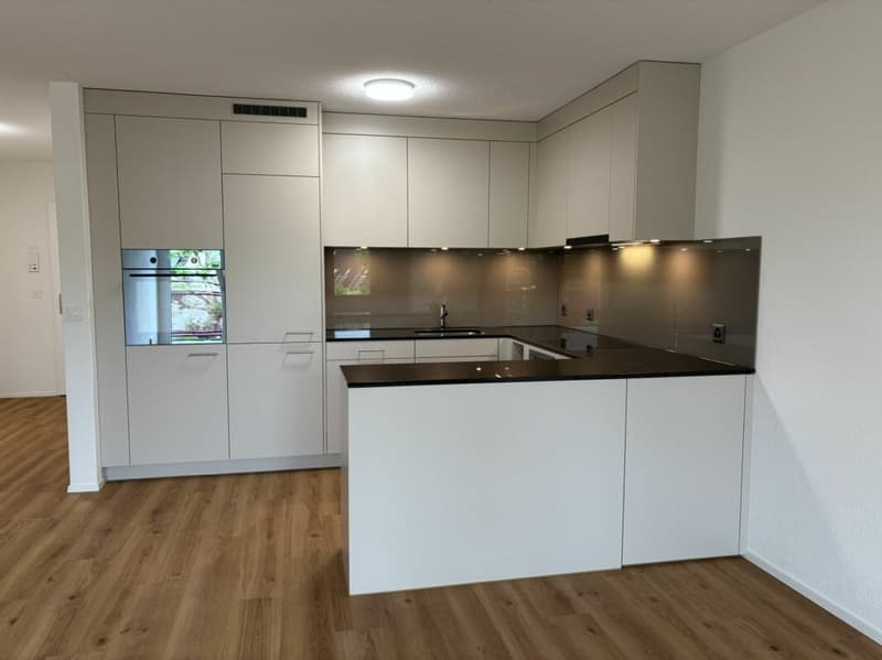 Teilsanierte 2½-Zimmerwohnung für Personen ab 60 Jahren (1)