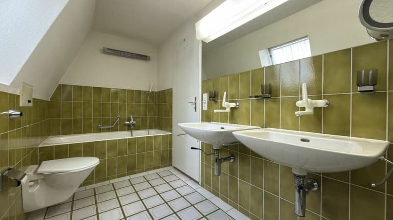Wohnen und Arbeiten unter einem Dach: Grosszügige 11.5-Zimmer-Liegenschaft in Langenthal (11)
