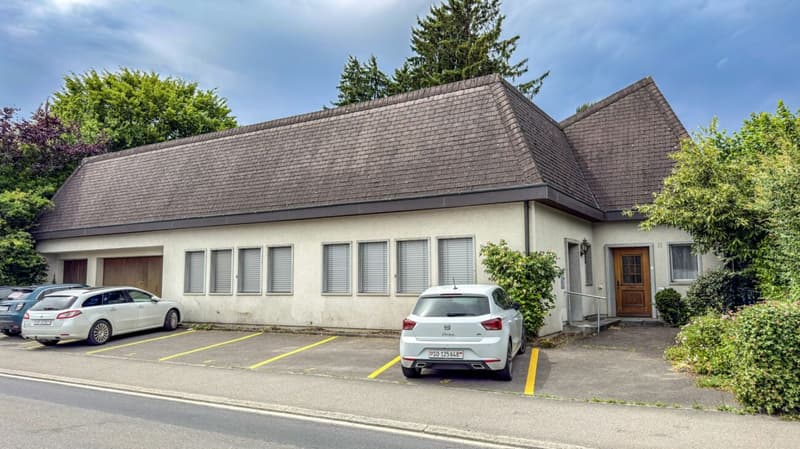 Wohnen und Arbeiten unter einem Dach: Grosszügige 11.5-Zimmer-Liegenschaft in Langenthal (1)