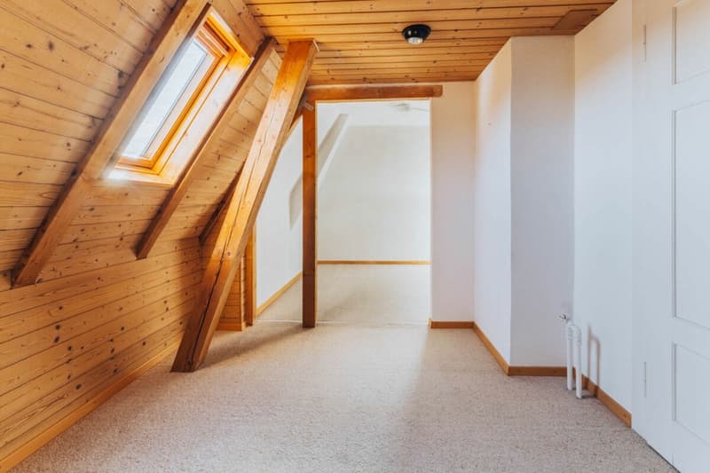 7-Zimmer Einfamilienhaus mit Garten und viel Gestaltungsspielraum (16)