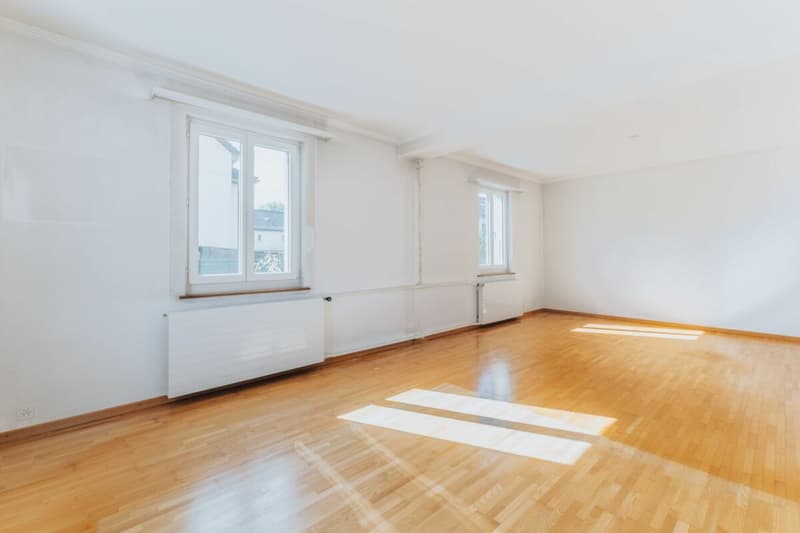 7-Zimmer Einfamilienhaus mit Garten und viel Gestaltungsspielraum (5)