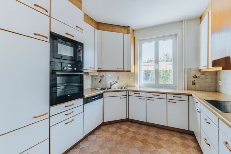 7-Zimmer Einfamilienhaus mit Garten und viel Gestaltungsspielraum (7)