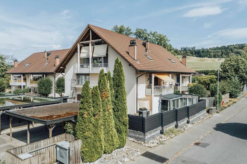 Helle 4.5 Zimmer Eigentumswohnung mit gedecktem Balkon (3)