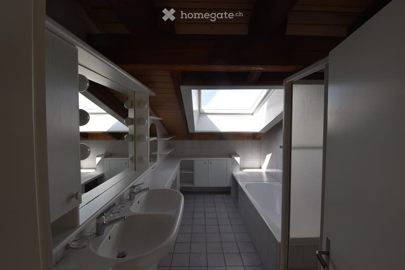 2.5-Zimmer Dachwohnung im Herzen des Breitenrainquartiers (4)