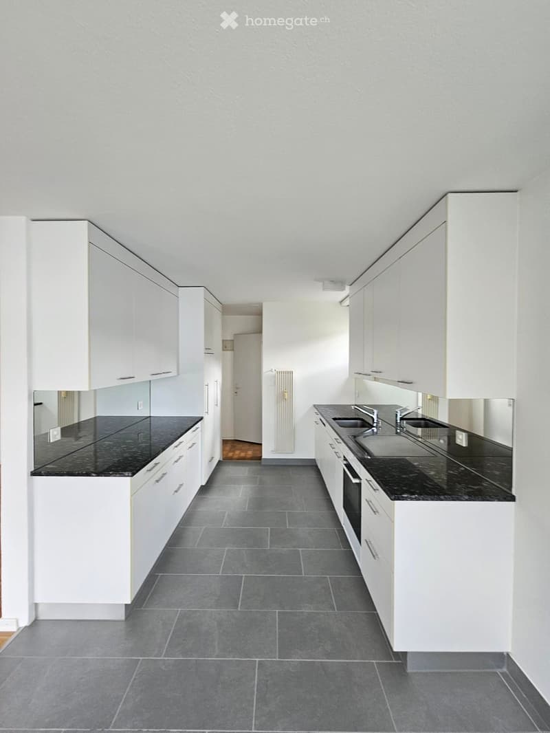 Schöne und helle 4.5-Zimmerwohnung in Stettlen (2)