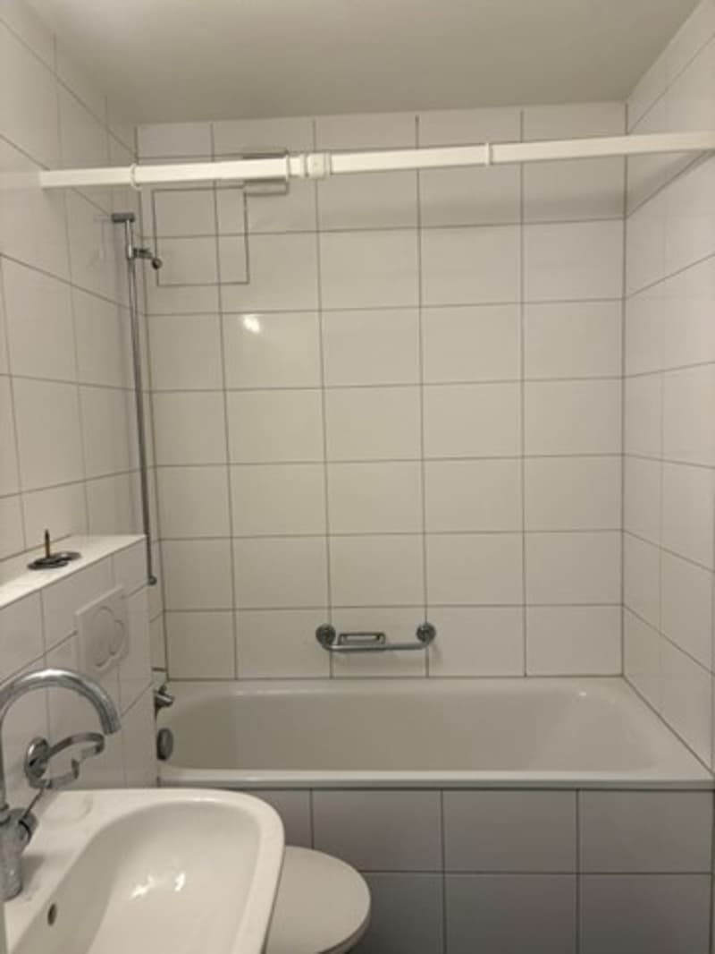 Helle 4-Zimmer-Wohnung mit Balkon in Basel – sofort verfügbar! (7)