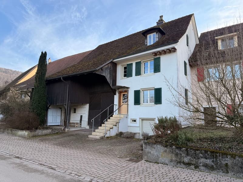 HISTORISCHES WOHNHAUS MIT UMBAU-/NEUBAUPOTENZIAL MITTEN IN RODERSDORF (2)