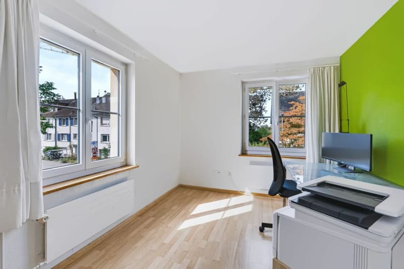4½-Zimmer-Eck-Einfamilienhaus mit ca. 150 m² Wohnfläche, grosszügigem Raumangebot und schönem Garten (9)