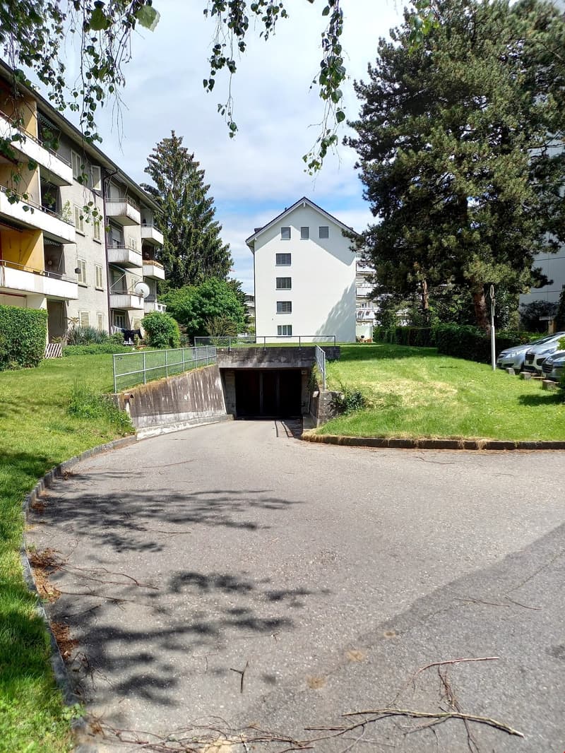 Einstellhallenplatz ab 01.10.2026 in Bümpliz zu vermieten (2)