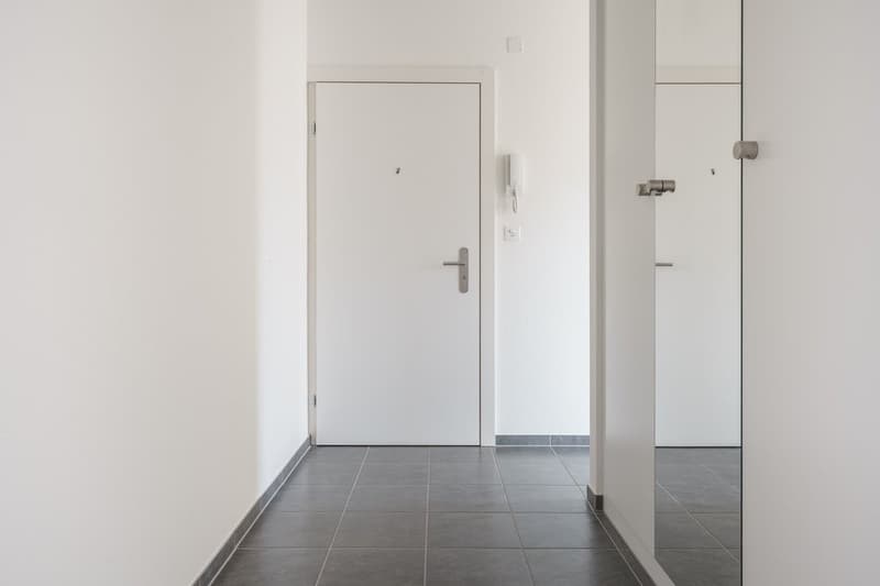 Vorplatz mit Wandschrank