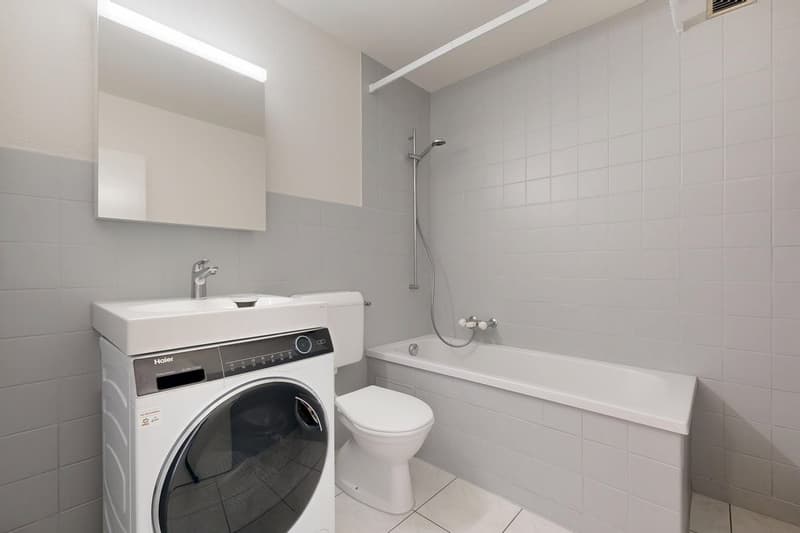 Badezimmer mit Waschtrockner