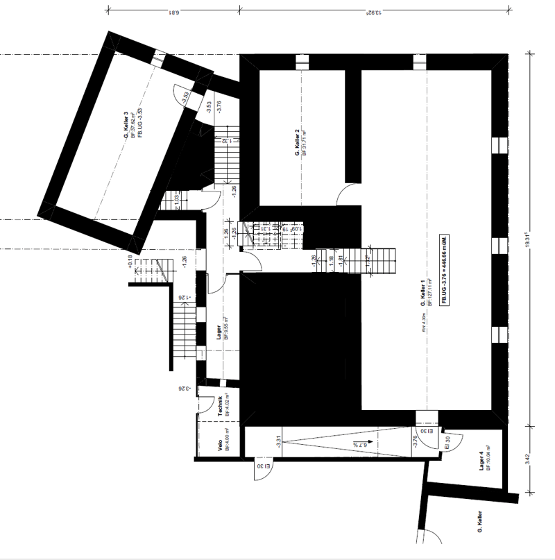 3 living rooms, 2 kitchens, 4 bedrooms, 3 bathrooms, balconies