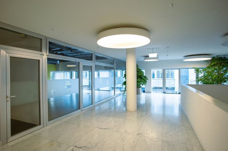 Attraktive Büro- oder Praxisfläche mit Schaufensterfront an zentraler Lage (9)